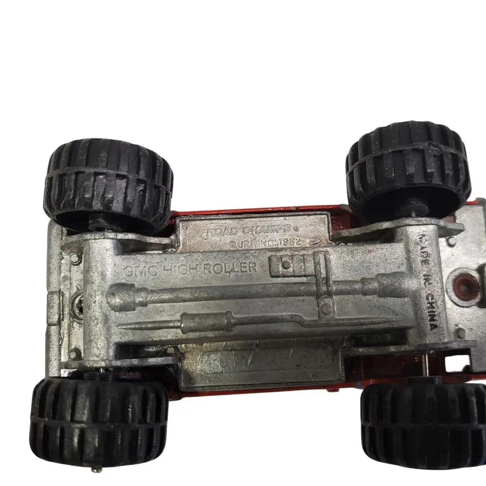 Road Champs GMC High Roller Red Bouncer 1982 Diecast Truck 1/64 Scale